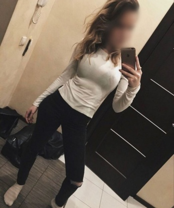 🔥 У меня в Москве уютная и удобная квартира, где ты сможешь погрузиться в мир блаженства и наслаждений. У меня есть все, что нужно, чтобы удовлетворить твои желания и фантазии. 😈
Я предлагаю тебе широкий выбор услуг, начиная от классического секса и оканчивая эротическим массажем. 😘 Моя нежная кожа и шикарные формы доставят тебе непередаваемое удовольствие, а ты сможешь отдохнуть от повседневности и погрузиться в сладкий мир наслаждения со мной. 🌹
У меня множество положительных отзывов от моих довольных клиентов, которые говорят, что я истинная профессионалка в своем деле. Мои фото 100% реальны, и я гарантирую, что ты получишь то, что видишь на них. 😉
Так что не медли, дорогой мужчина, и позвони мне прямо сейчас. Долгожданная встреча ждет нас в Москве! 🌇💋 13438, 23 года