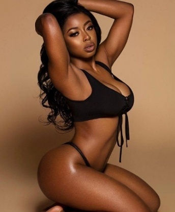 Изысканная брюнетка приглашает в гости мужчину, готового насладиться страстным сексом и нежностью. Гарантирую конфиденциальность и отличное настроение! 7597, 21 год